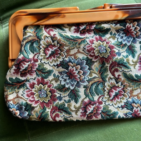 Vintage floral clutch . 1970s festival wear , boho - Picture 3 of 8